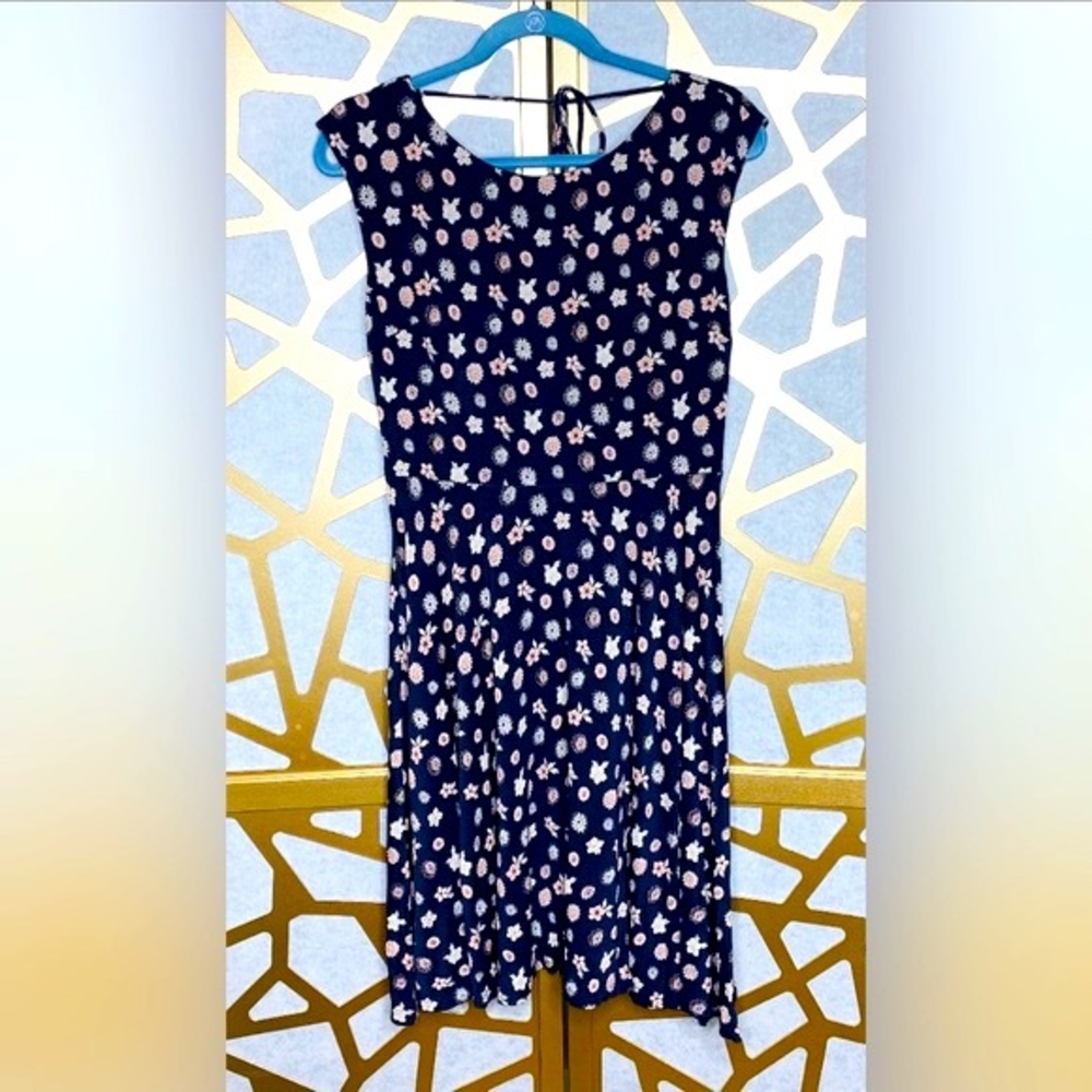 LOFT Floral Back Zip Dress‎